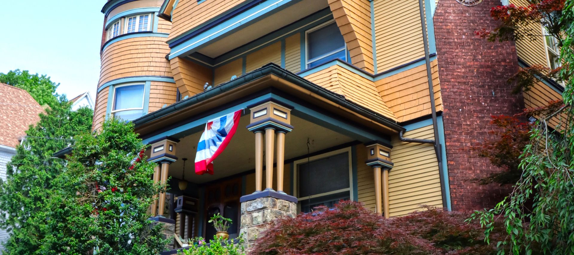 View Photos of The Queen A Victorian Bed and Breakfast in Bellefonte PA